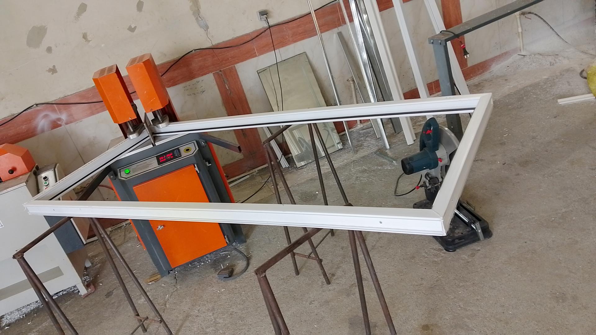 عکس تولیدی درب و پنجره دو جداره uPVC یاس