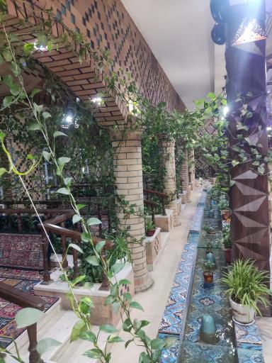 عکس رستوران سیب سبز