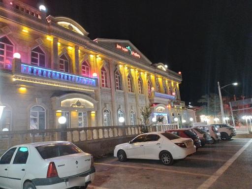 عکس رستوران سیب سبز