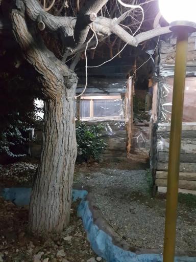 عکس باغچه رستوران آب و اتش