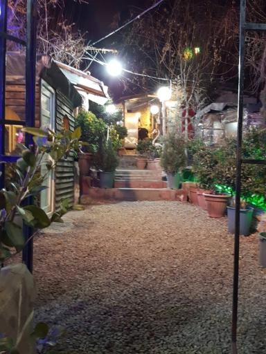 عکس باغچه رستوران آب و اتش