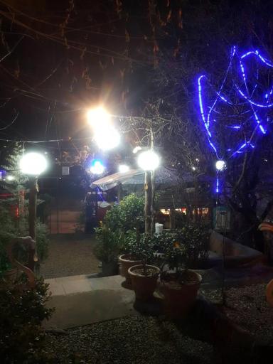 عکس باغچه رستوران آب و اتش