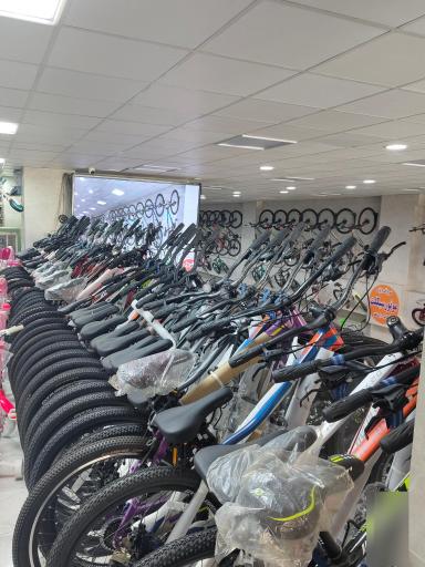 عکس موتور سیکلت و دوچرخه حسین