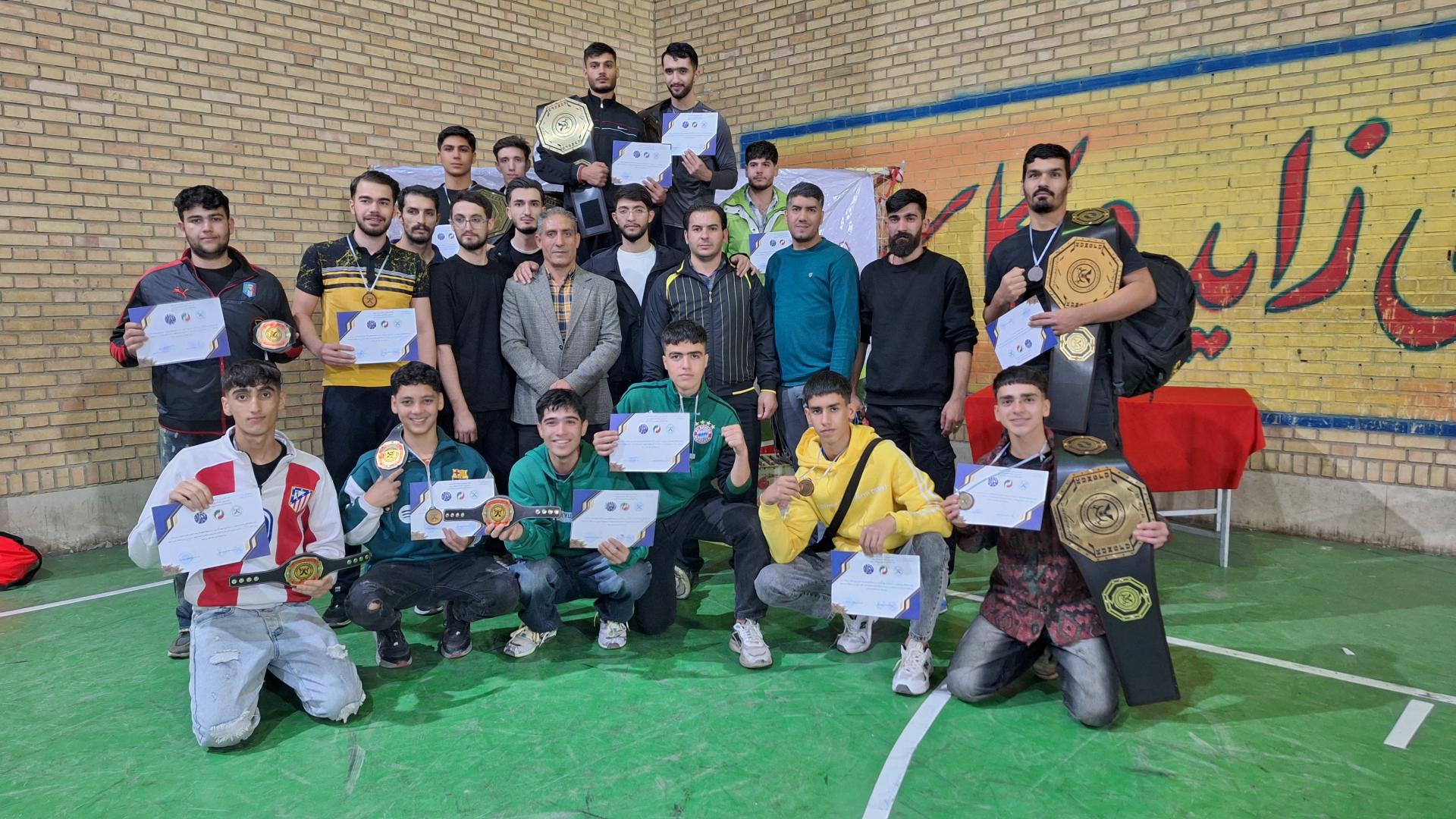 عکس باشگاه باقری 