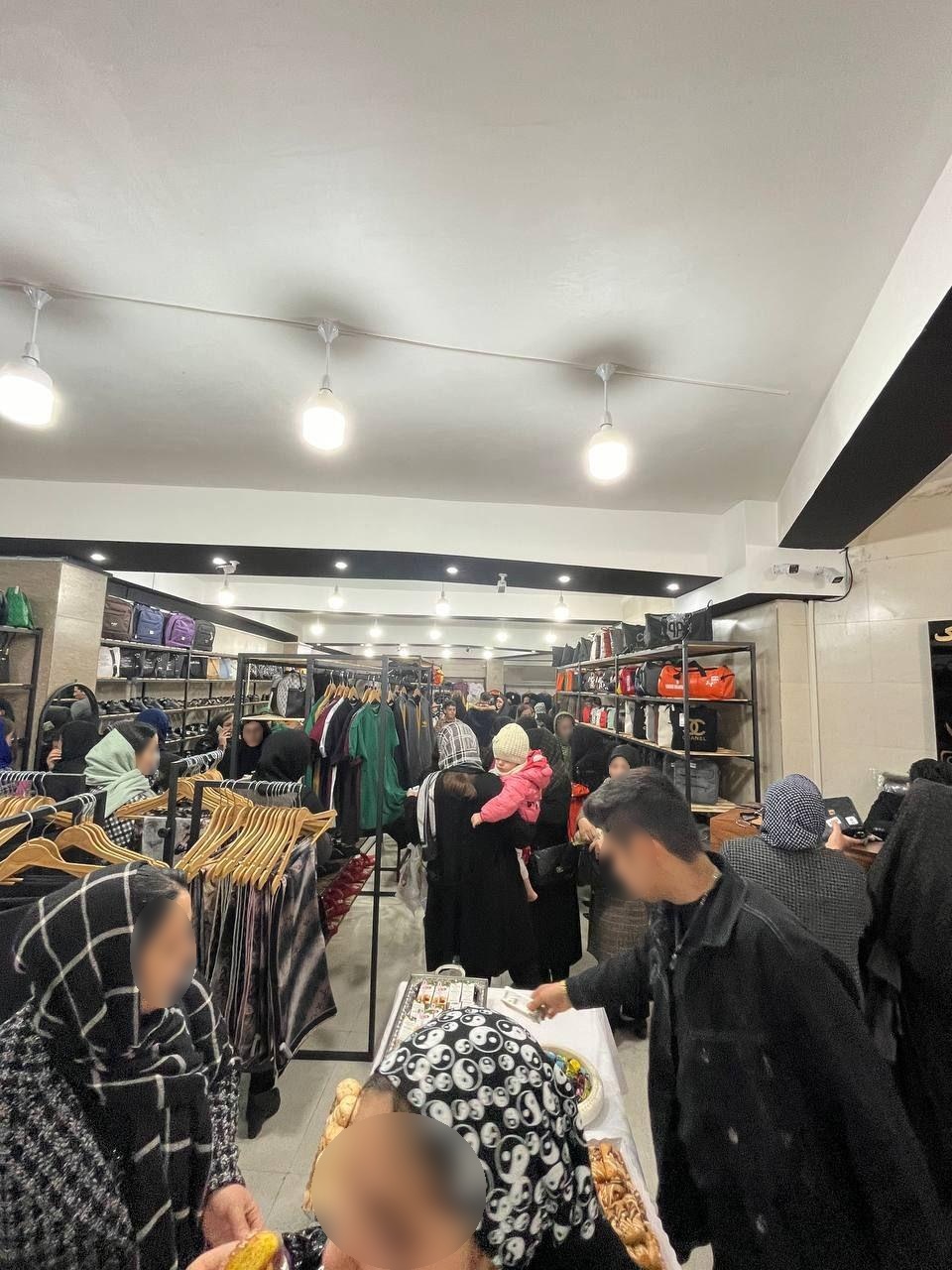 عکس مجموعه بزرگ تبریز شیک ( شعبه ماکو)