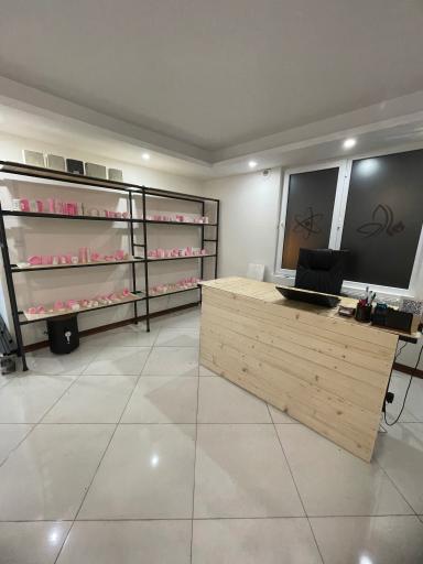 عکس فروشگاه هنری هما