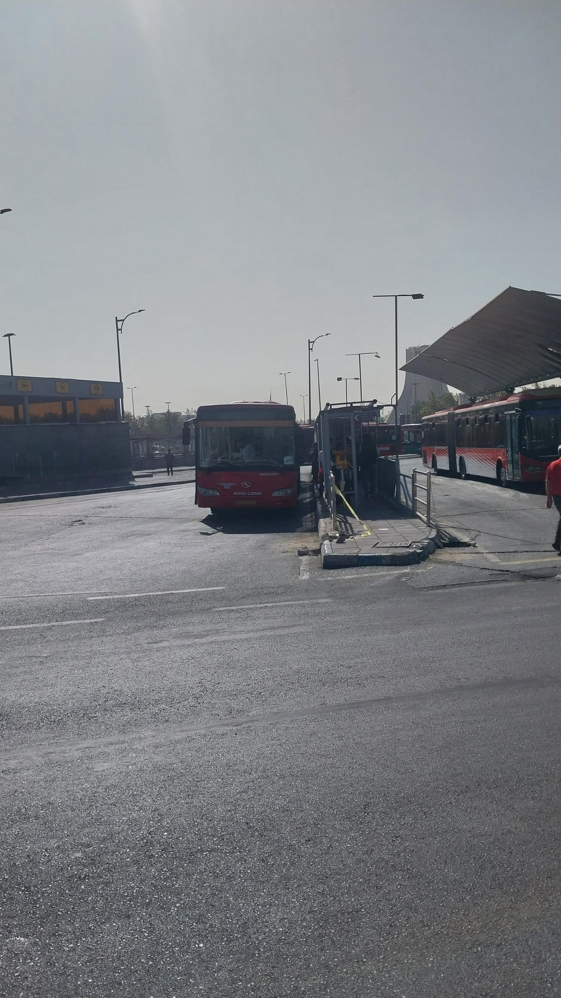 عکس اتوبوس علوم و تحقیقات و تهران مرکز