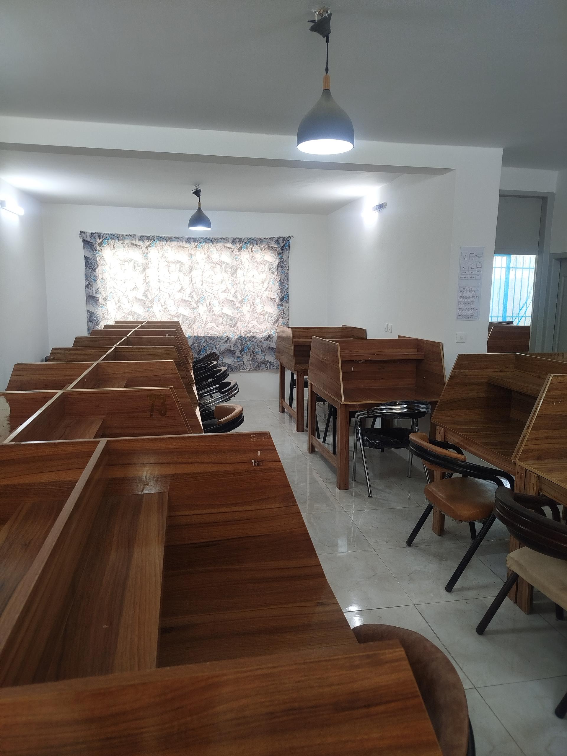 عکس سالن مطالعه دخترانه شهر بهشت