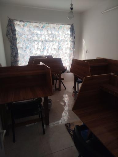 عکس سالن مطالعه دخترانه شعر بهشت