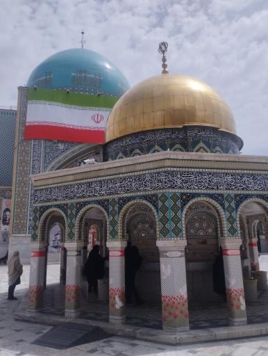 عکس ورودی غربی صحن قدس
