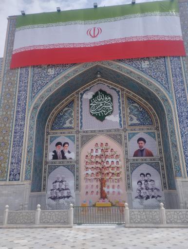 عکس ورودی غربی صحن قدس