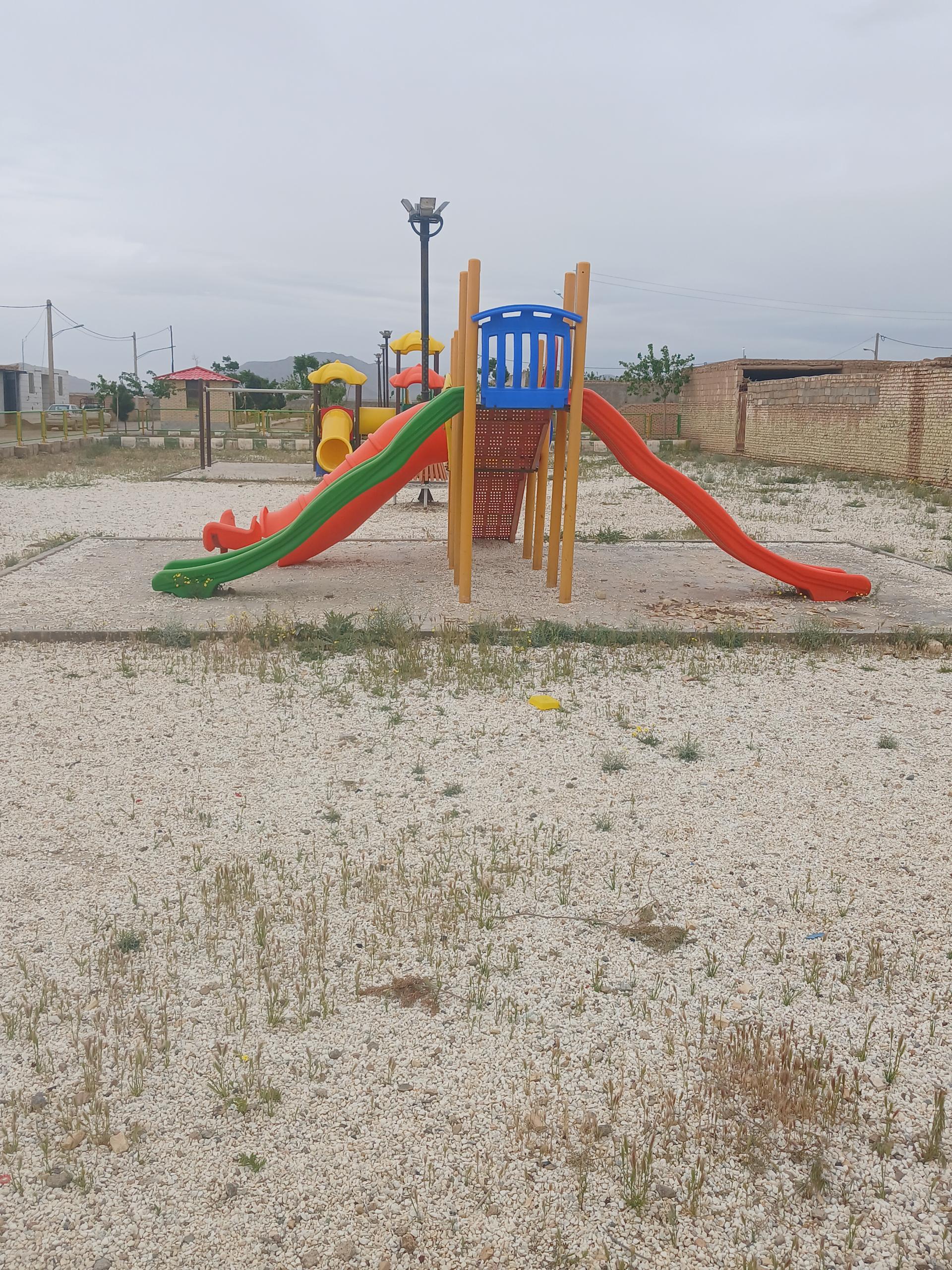 عکس زمین بازی کودکان 