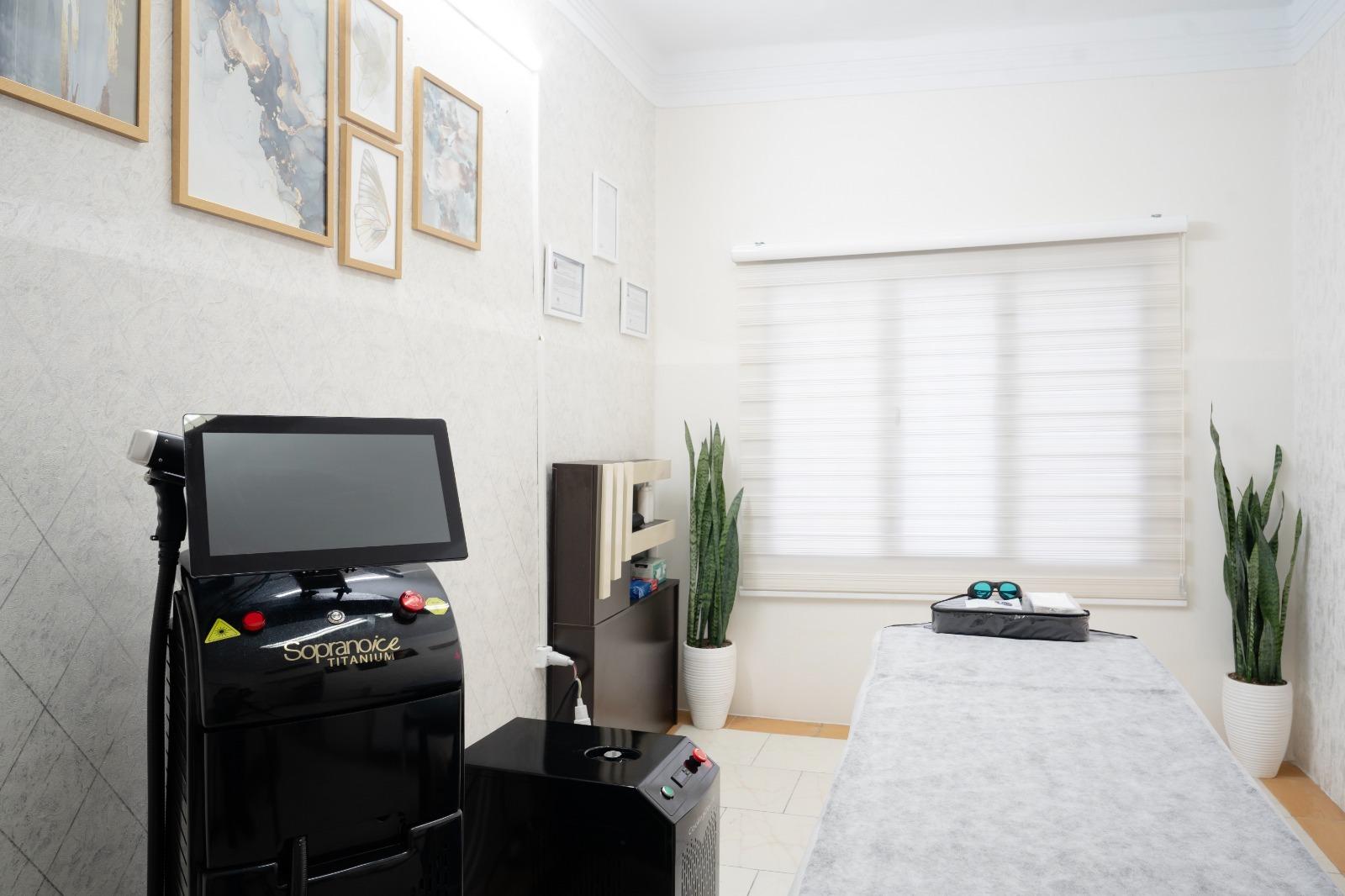 عکس مرکز لیزر موهای زائد نوترسا