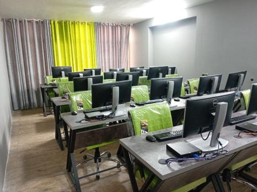 عکس آکادمی سپینود حساب پارسیان (شعبه ورامین)