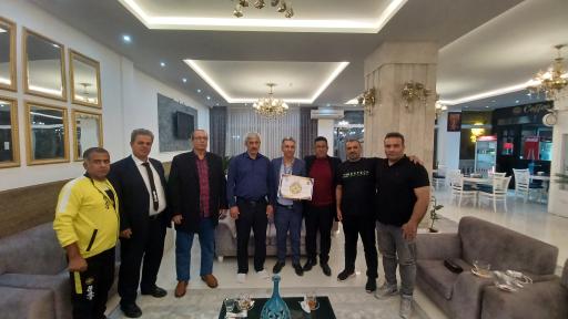 عکس دفتر مرکزی گروه صنعتی رادفر