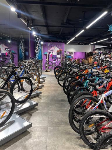 عکس فروشگاه آکادمی دوچرخه فراز