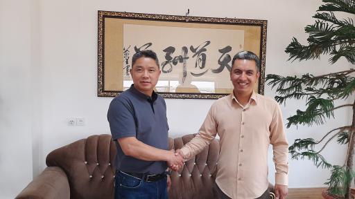 عکس دفتر مرکزی گروه صنعتی رادفر