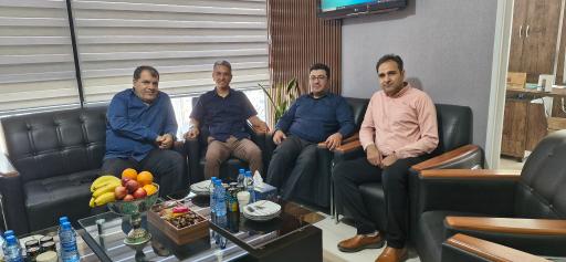 عکس دفتر مرکزی گروه صنعتی رادفر