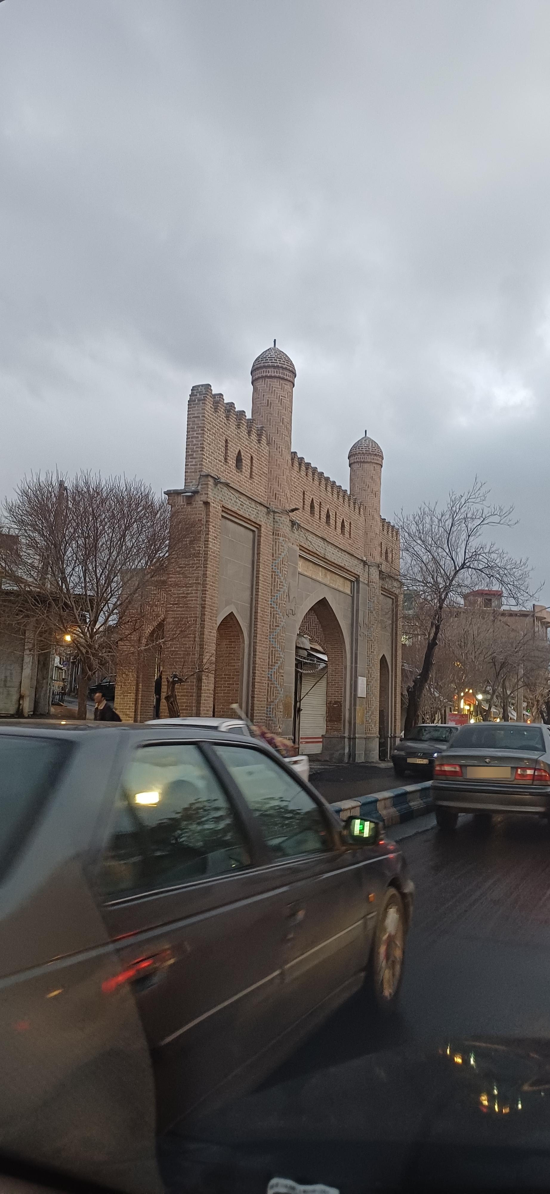 عکس دروازه تاریخی گجیل