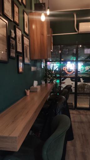 عکس کافی شاپ بیرون بر 9.3/4