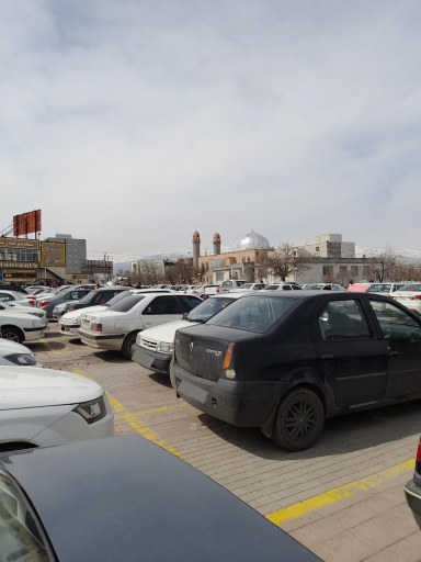 عکس پارکینگ مجموعه آبدرمانی ایرانیان