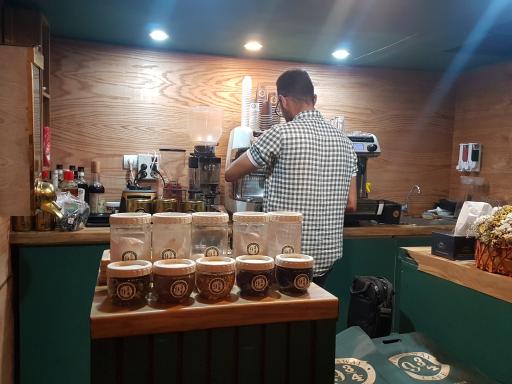 عکس کافی شاپ بیرون بر 9.3/4