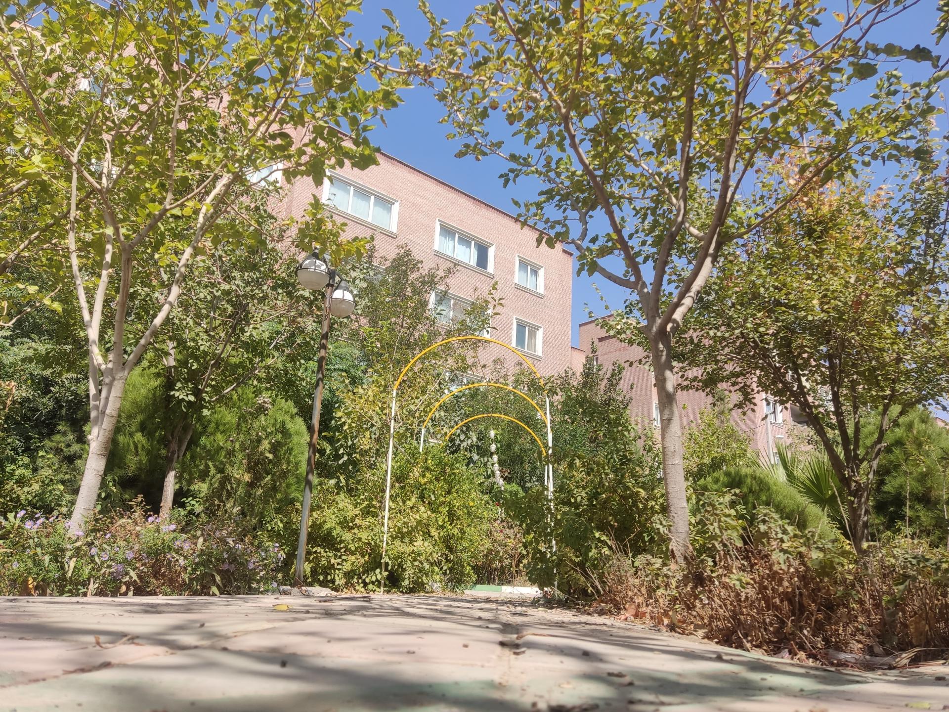 عکس عمارت مهرگان