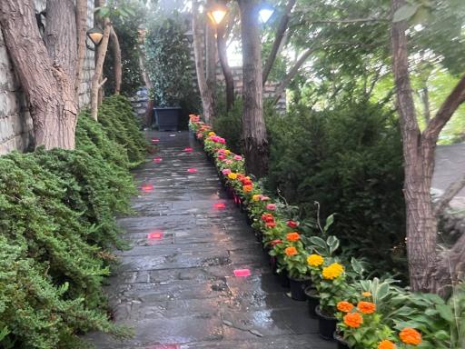 عکس باغ رستوران کوهستان