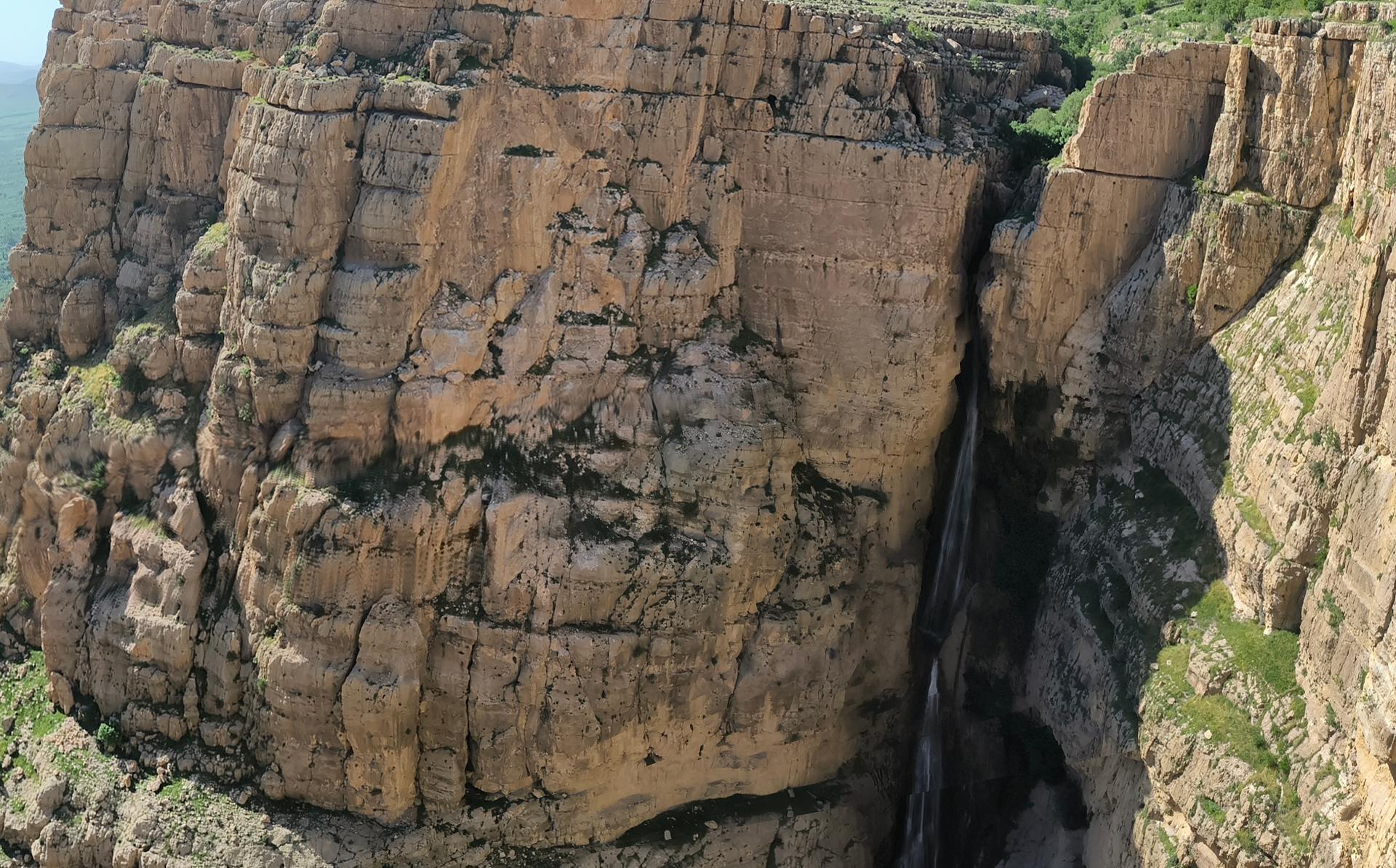 عکس آبشار ریجاب