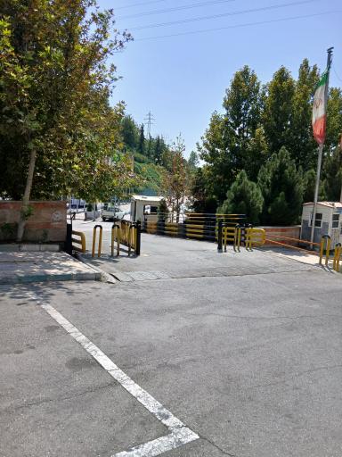 عکس درب ورودی  پارکینگ 2