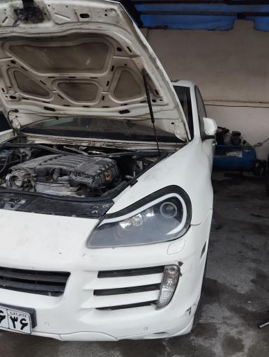 عکس مکانیکی و برق خودرو تِسلا