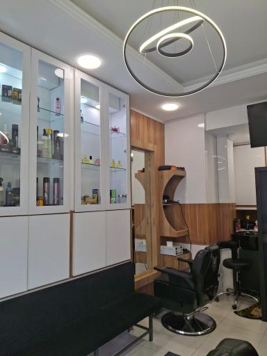 عکس آرایشگاه مردانه آزا