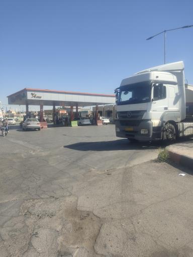عکس پمپ بنزین ریاحی ۲