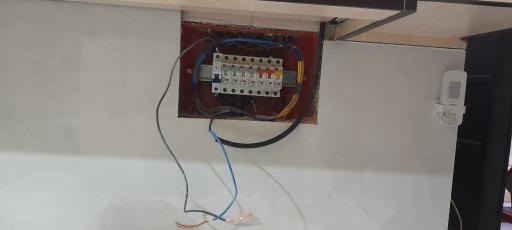 عکس خدمات‌ برق‌صنعتی‌ و‌ برق‌ساختمان (مهندس‌هاشمی)
