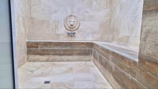 عکس باشگاه ورزشی برج رزلند