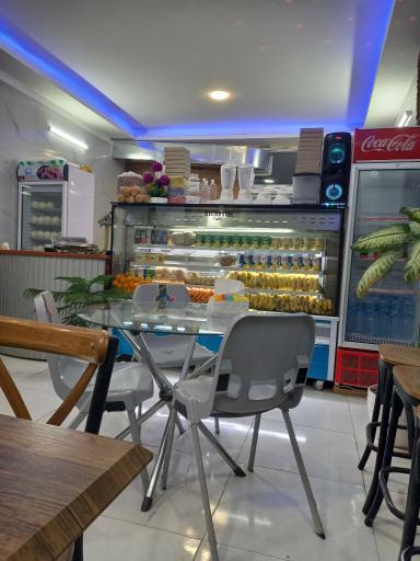 عکس بستنی سنتی عمو جواد