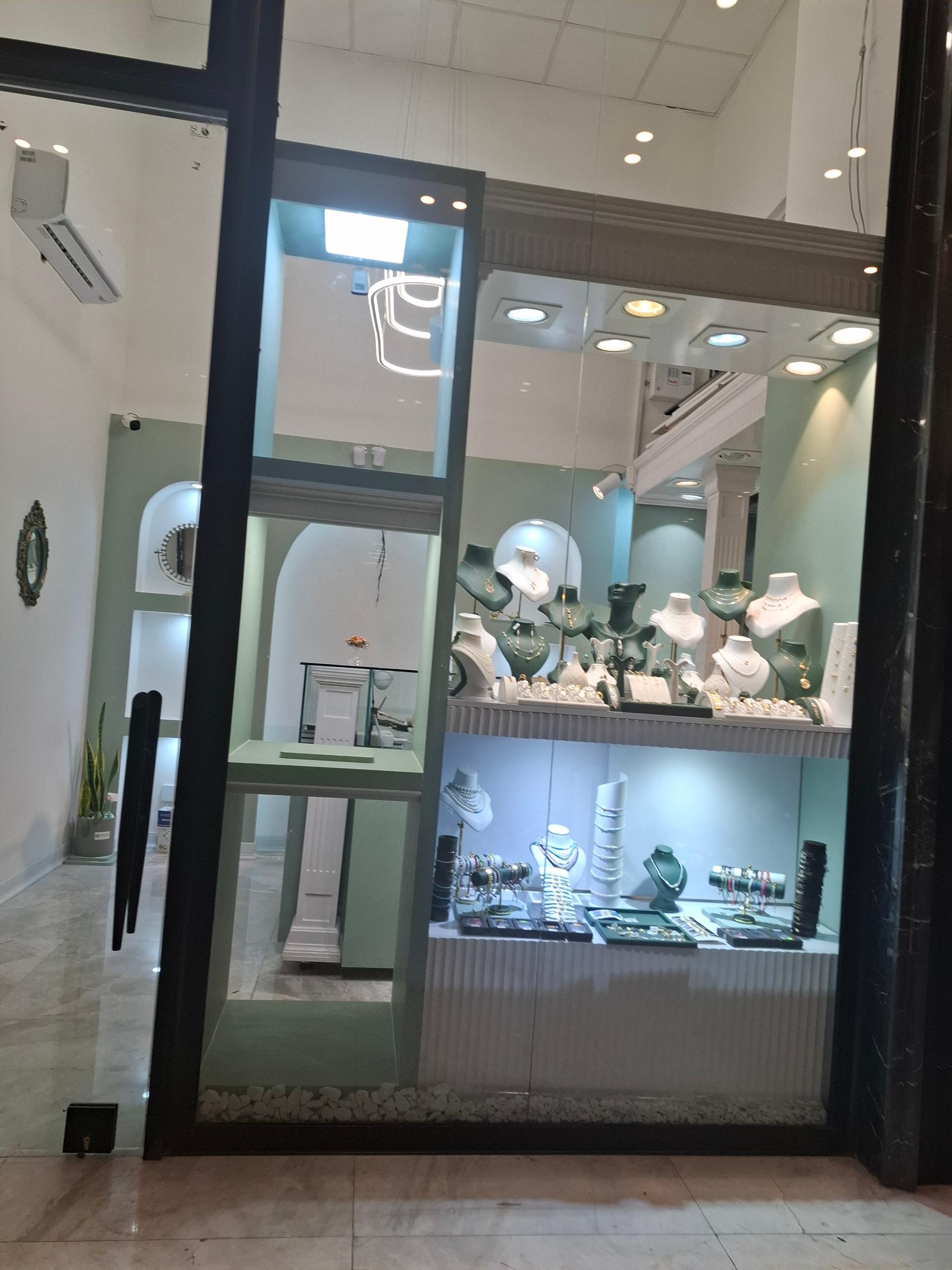 عکس ریژه گلد گالری