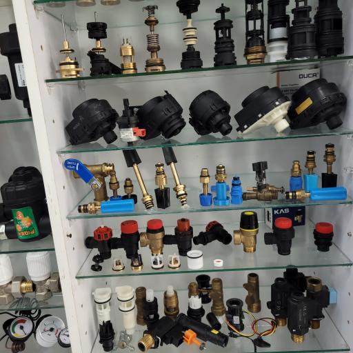 عکس فروشگاه قطعات و لوازم جانبی پکیج ابراهیمی