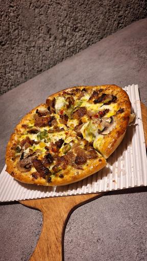 عکس کافه درختی