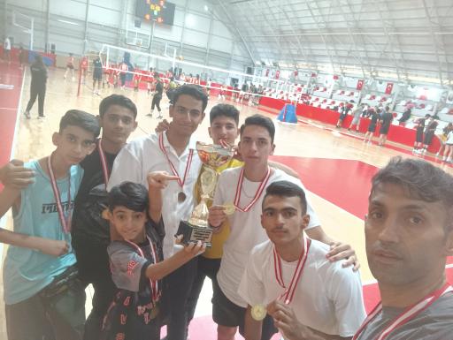 عکس آکادمی والیبال آرش دامغان