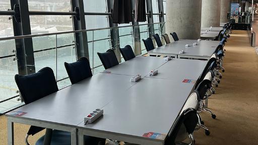 عکس پاردایس هاب شعبه باغ کتاب