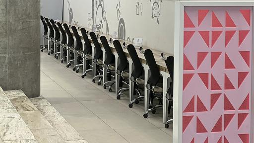 عکس پاردایس هاب شعبه باغ کتاب