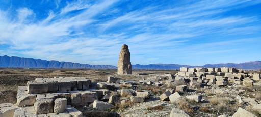 عکس منار میلو (ستون شهر گور)