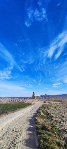 عکس منار میلو (ستون شهر گور)