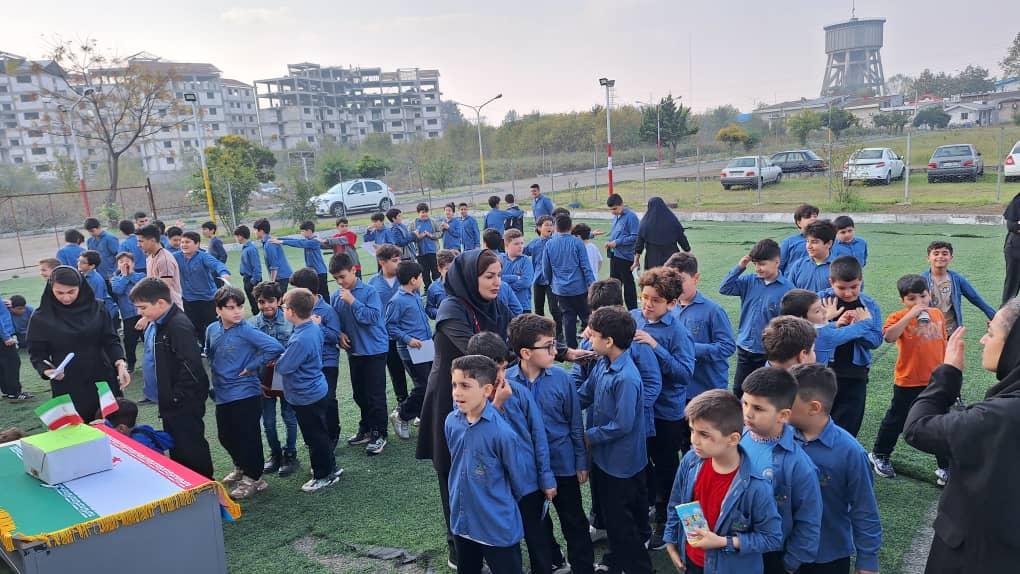 عکس دبستان و دبیرستان متوسطه اول پسرانه شهران