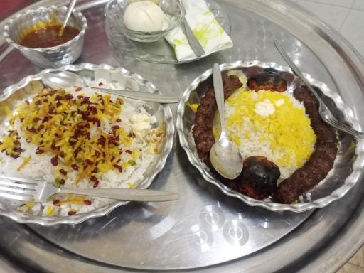 عکس اقامتگاه و رستوران زرچنار