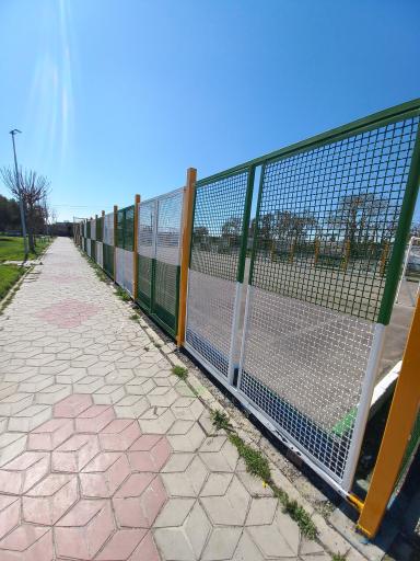 عکس زمین فوتبال چمن مصنوعی