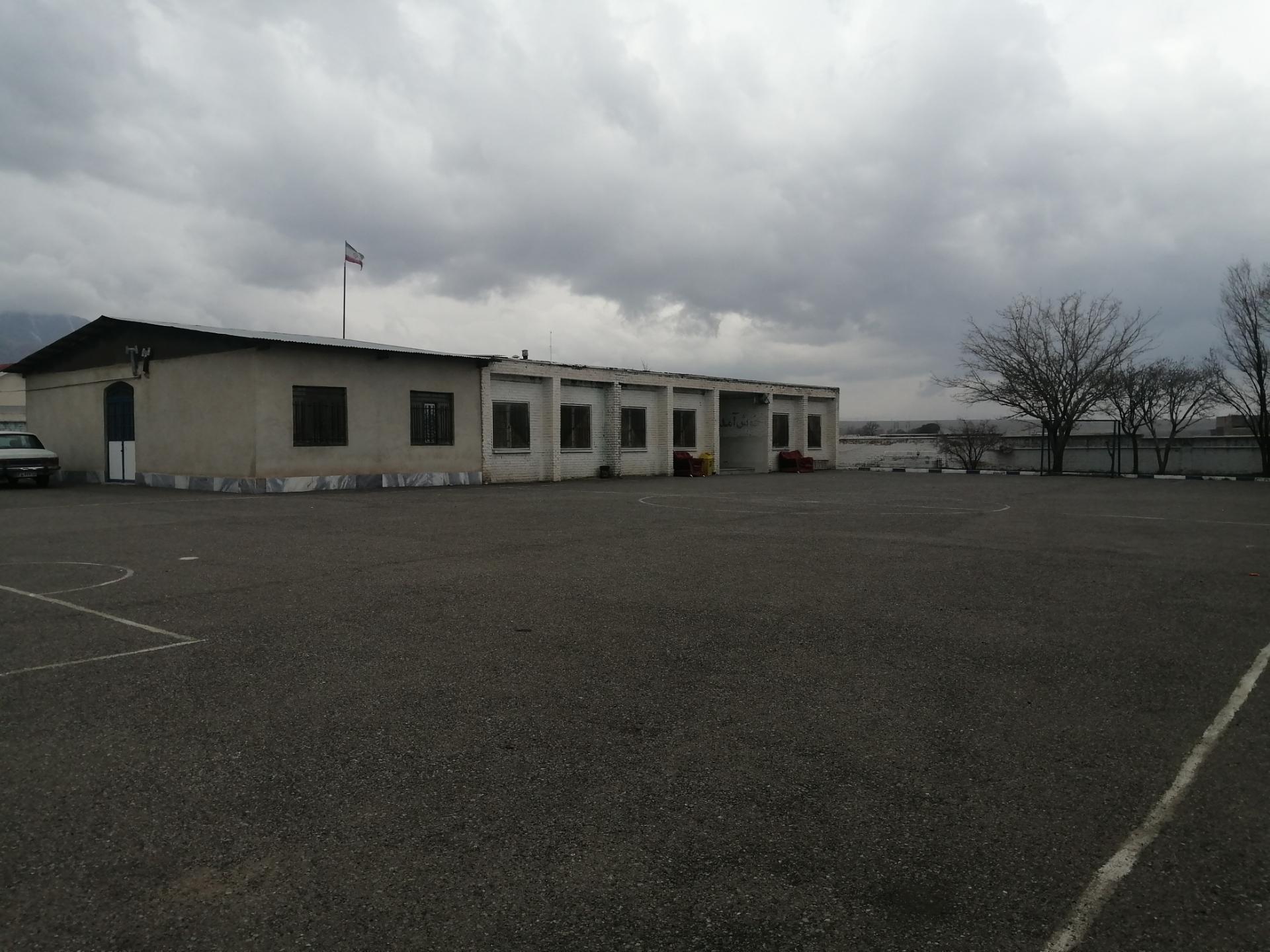 عکس مدرسه ابتدایی شهید چمران 