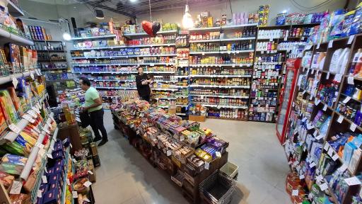 عکس شکلات‌ فروشی‌ و کافه‌ ی مروی ۲