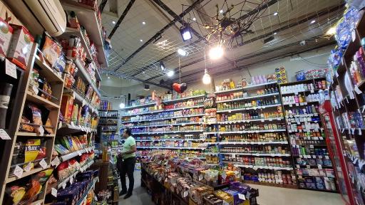 عکس شکلات‌ فروشی‌ و کافه‌ ی مروی ۲